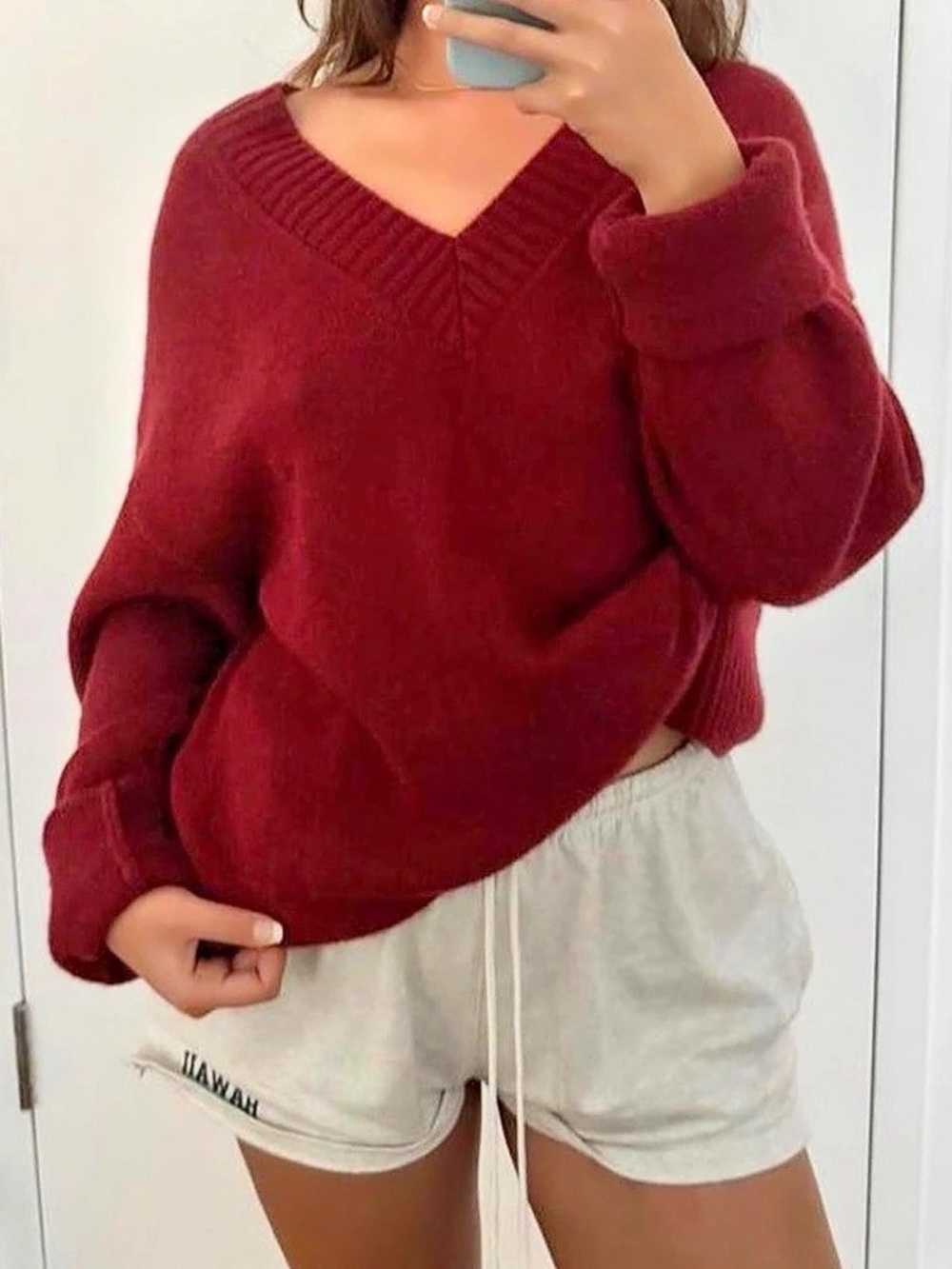 Reformation Women's Burgundy V-Neck Sweater Like New - Picture 5 of 5